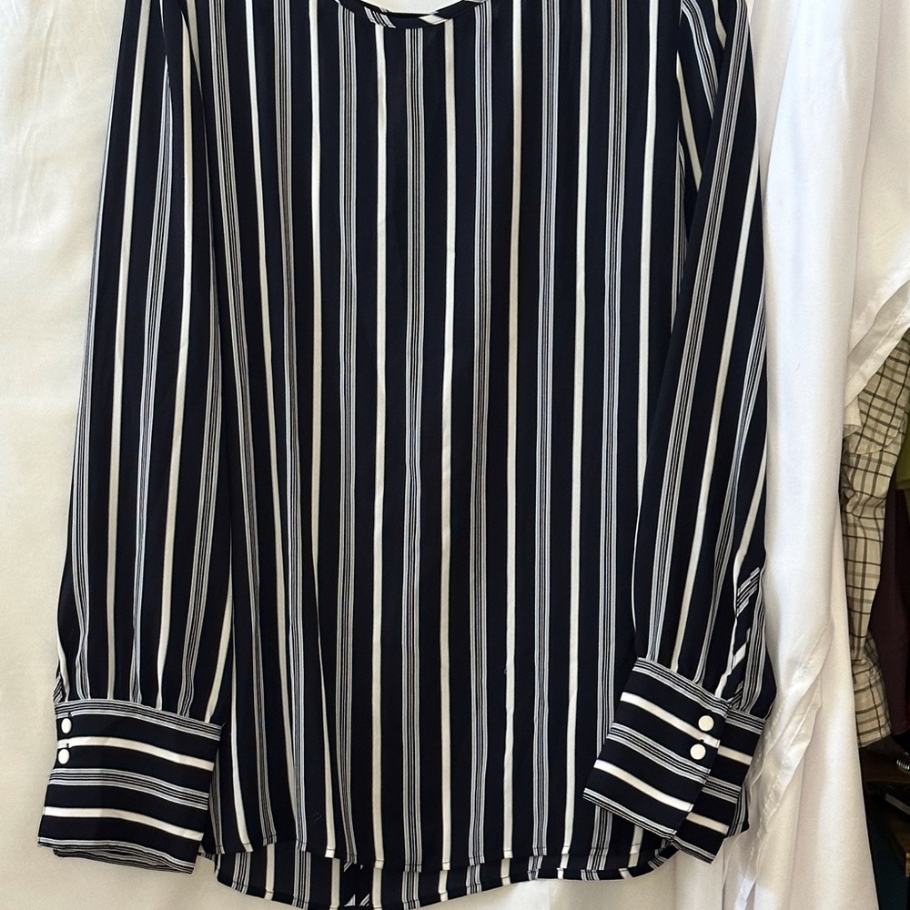 Ladies long sleeve blouse